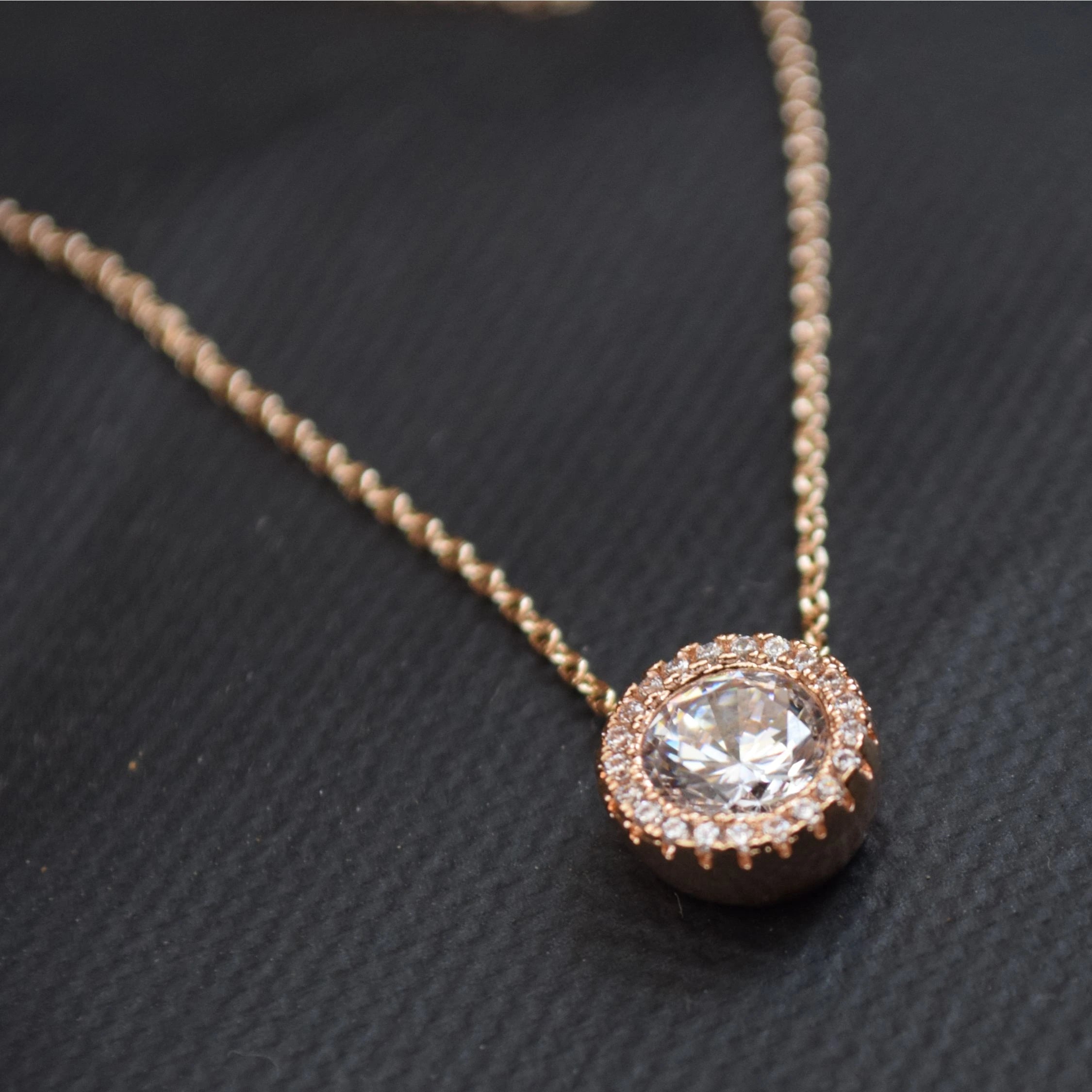 COLLAR DE ORO Y BRILLANTE - JOYAS